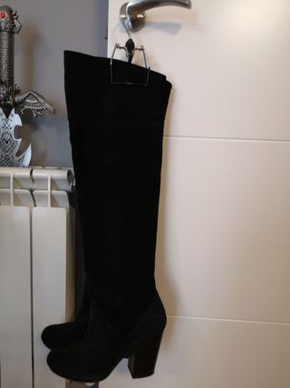 Botas altas,ZARA,38,por Pilar Rubio de segunda mano por 20 EUR en Madrid en  WALLAPOP