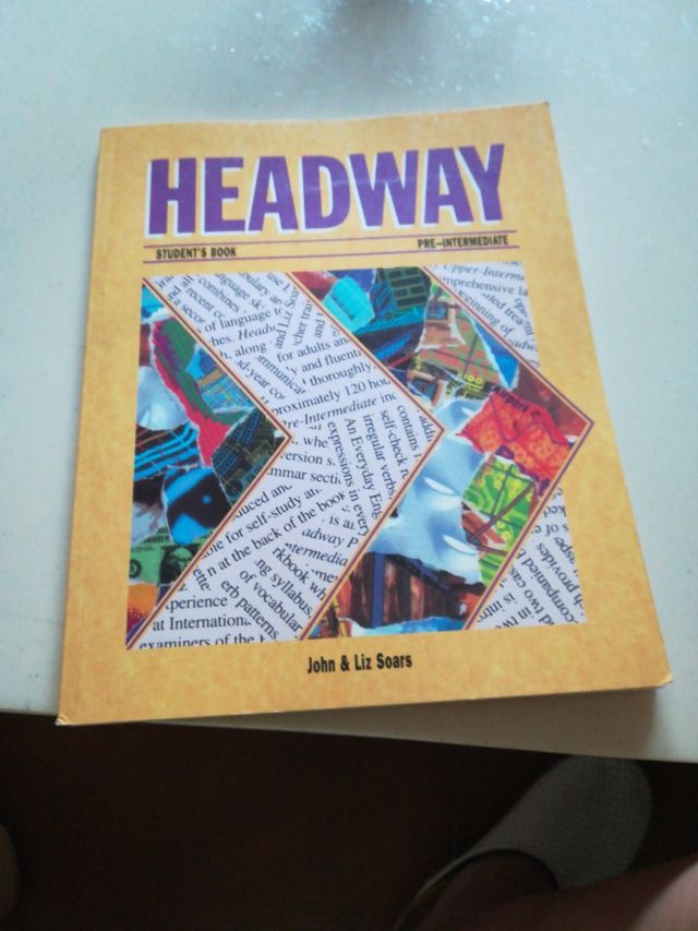 Libro per studenti della scuola elementare Headway