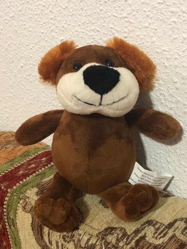 Muñeca de perrito marron