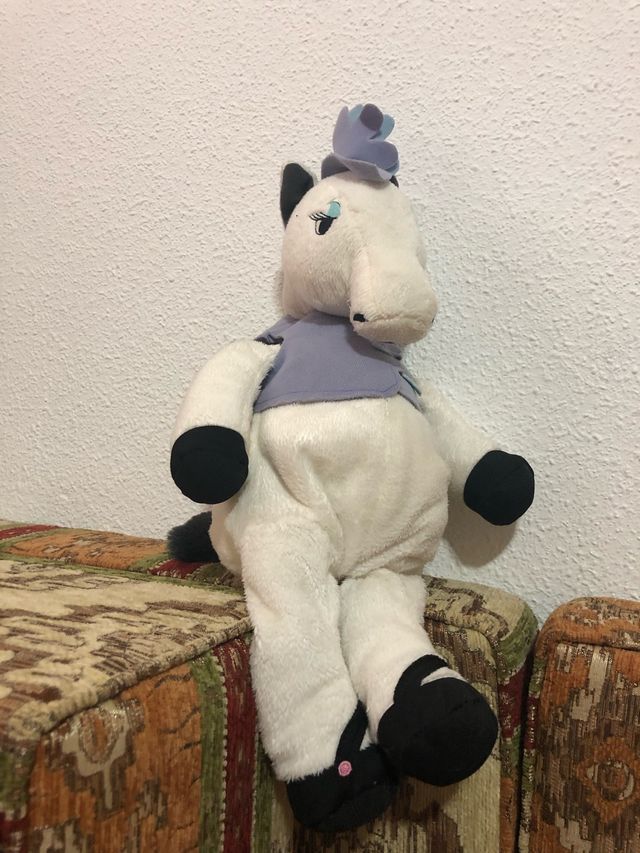 Muñeca caballo blanco