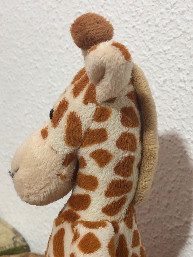 Muñeca de jirafa pequeña