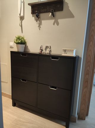 Zapatero estrecho de segunda mano en WALLAPOP