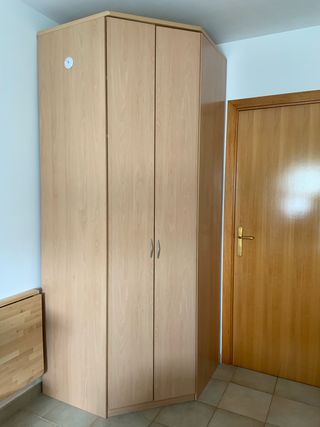 Armario esquinero de segunda mano en WALLAPOP