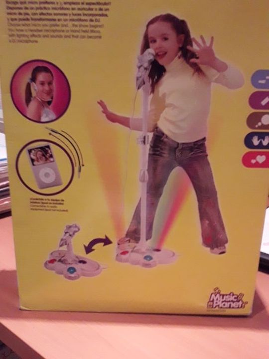 Micrófono regulable y auriculares