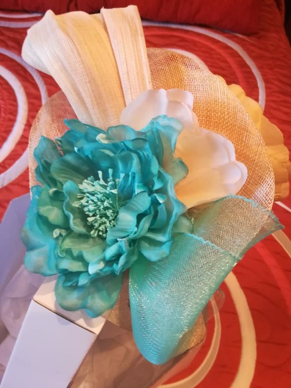 Tocado fiesta crudo y celeste ¡rebajado!