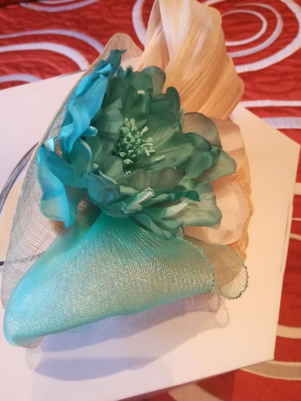 Tocado fiesta crudo y celeste ¡rebajado!