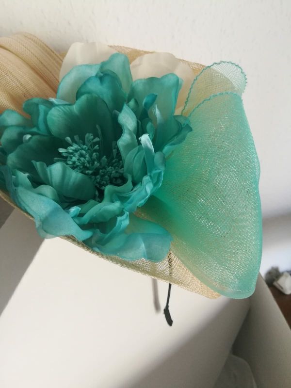 Tocado fiesta crudo y celeste ¡rebajado!