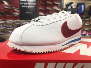 Zapatillas cortez mujer blancas y rojas de segunda mano por 68 EUR en  Valencia en WALLAPOP