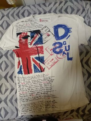camiseta blanca desigual