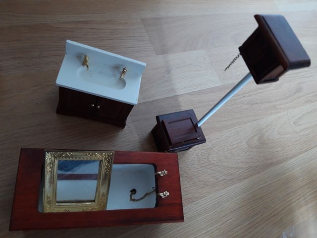 Casa de muñecas "baño completo "