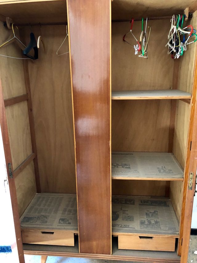 Armario antiguo dos puertas de segunda mano por 30 € en Santa Pola en