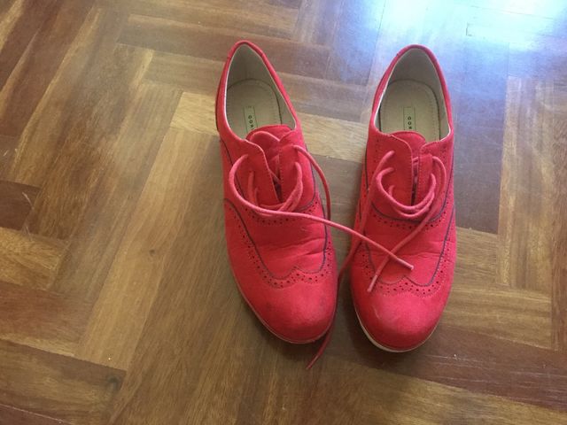 Zapatos color coral talla 40