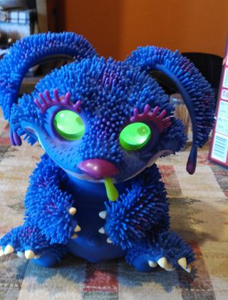xeno peluche interactivo