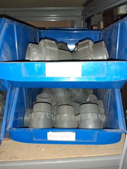 lote manguitos, codos, tes de pvc. 200€