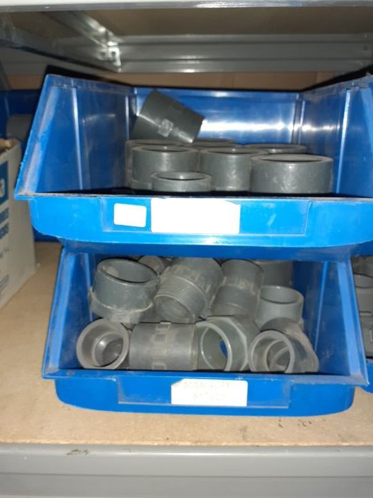 lote manguitos, codos, tes de pvc. 200€