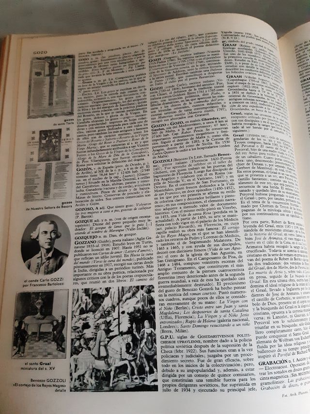 Gran enciclopedia larousse.