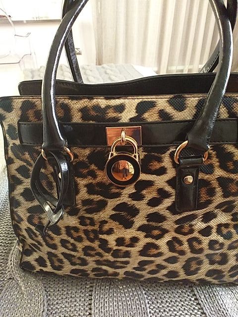 Bolso animal print sin marca
