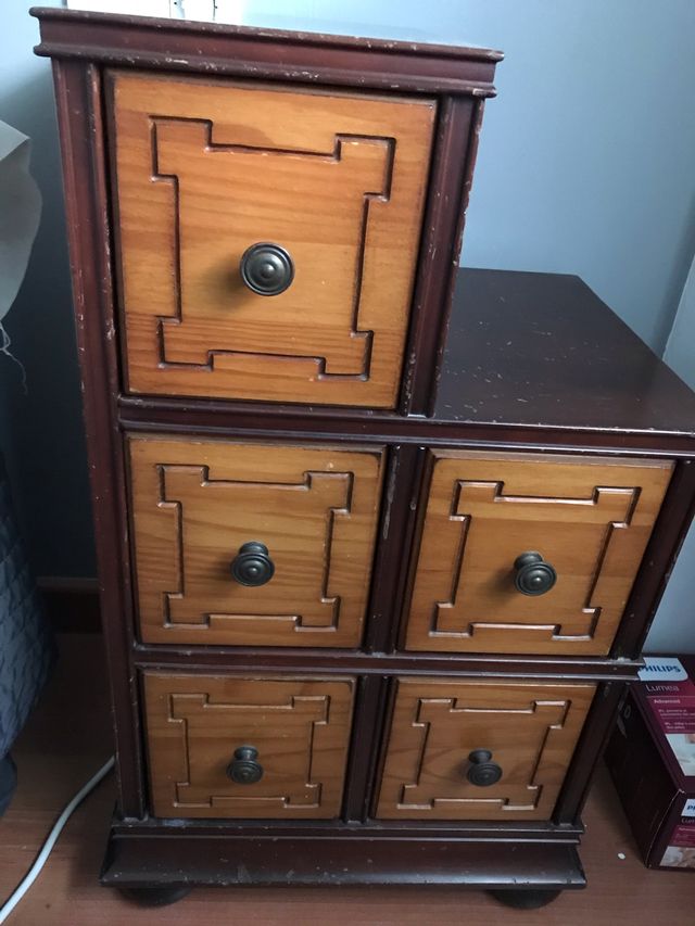Muebles dormitorio de segunda mano por 180 € en Silla en WALLAPOP