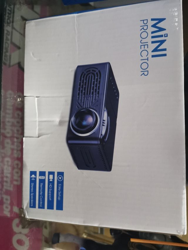 PROYECTOR LED FULL HD