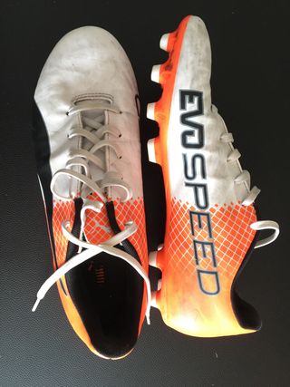 botas de futbol 11