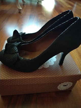 Zapato piel serpiente Zara. de segunda mano por 5 EUR en Talavera de la  Reina en WALLAPOP