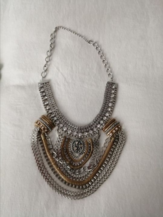 Collar mujer en perfecto estado.Bisuteria.