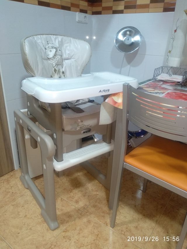 trona,mesita escritorio JANE activa