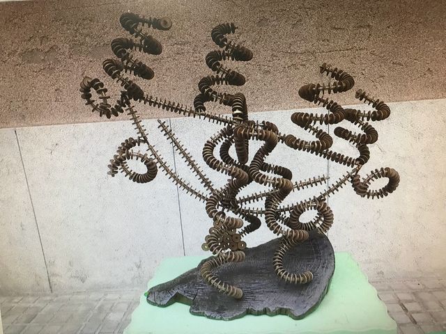 Escultura. " espirals dorats "