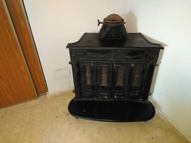 CHIMENEA-ESTUFA DE LEÑA HERGOM MOD. FRANKLIN 82 de segunda mano por 490