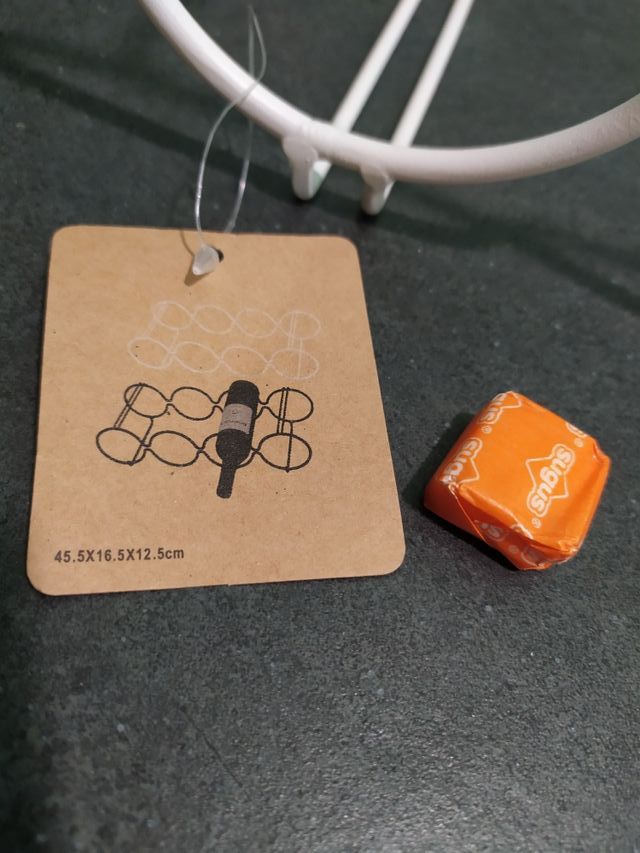 2 botelleros con etiqueta/"Casa"