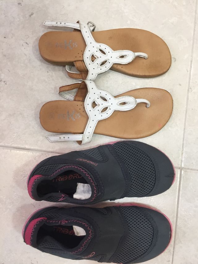 Sandalias piel blancas  y escarpines talla 31