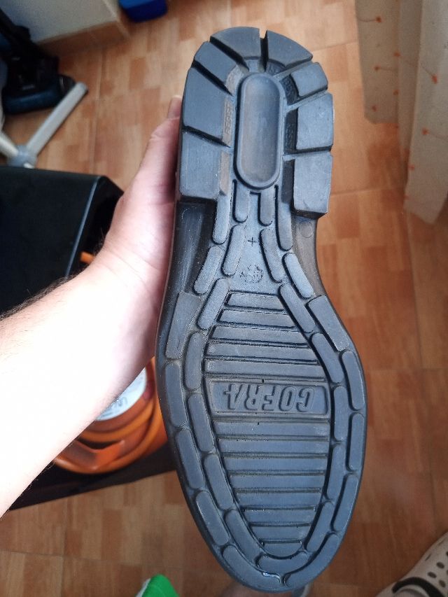 zapatos de hombre y niño