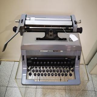 MÁQUINA ESCRIBIR  OLIVETT R3760073042409