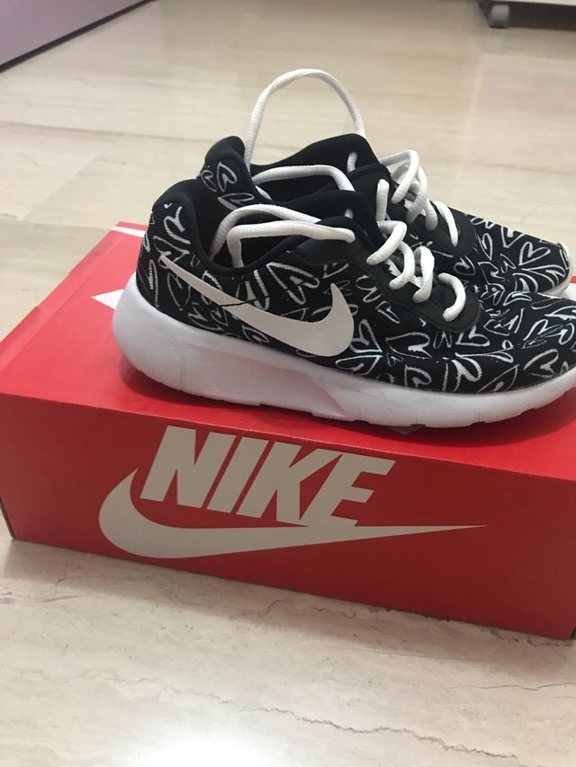 Últimas tendencias hacer un pedido descuento especial de Zapatillas Nike niña Tanjun Printed talla 33 de segunda mano por 14 € en Granada en WALLAPOP Últimas tendencias hacer un pedido descuento especial de Zapatillas Nike niña Tanjun Printed talla 33 de segunda mano por 14 € en Granada en WALLAPOP