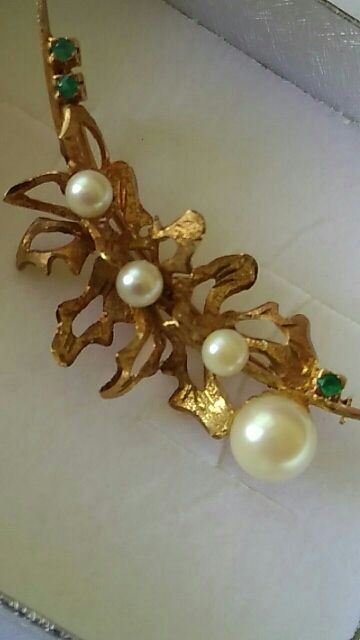 Broche de ORO 18 Kilates perlas y esmeraldas