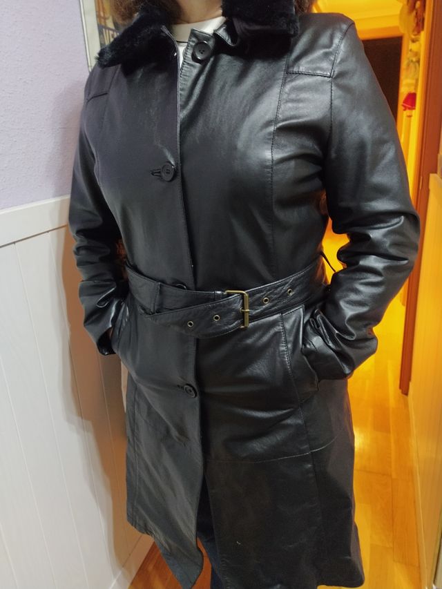 Abrigo cuero.Talla M/L,con cinturón.Perfecto .