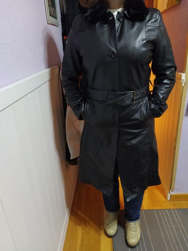 Abrigo cuero.Talla M/L,con cinturón.Perfecto .