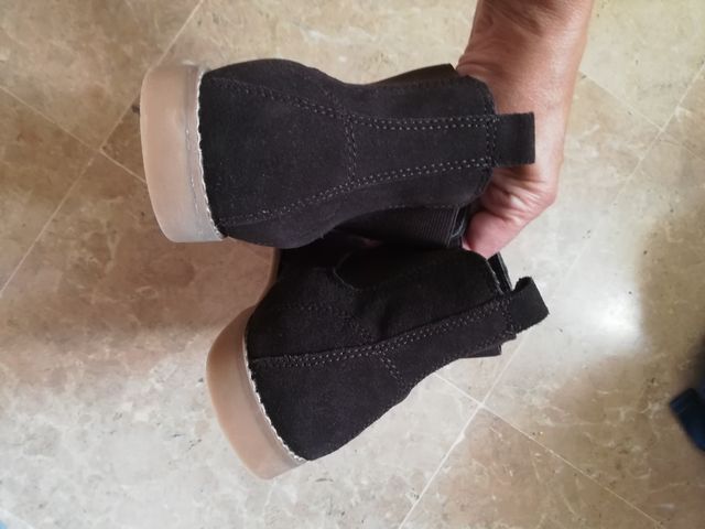 botas marrones de ante. número 39