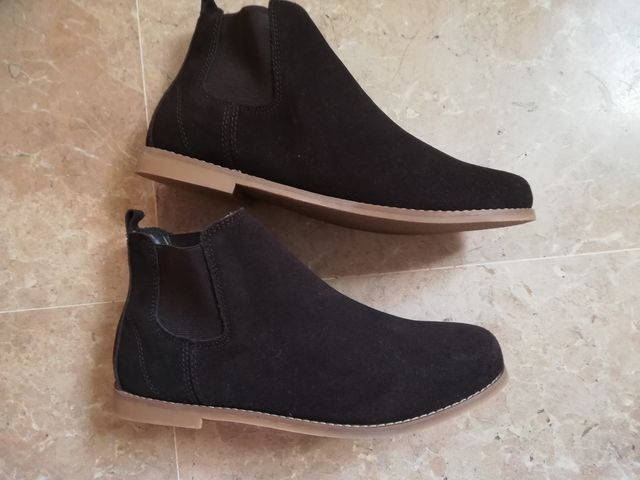 botas marrones de ante. número 39