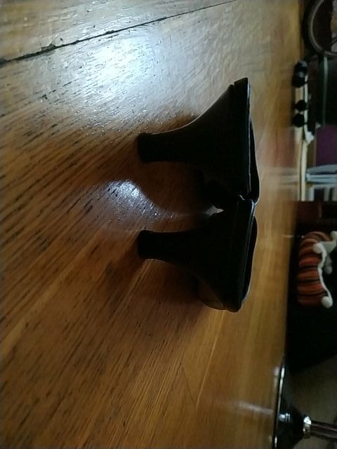 Zapatos de tacón negros Mado