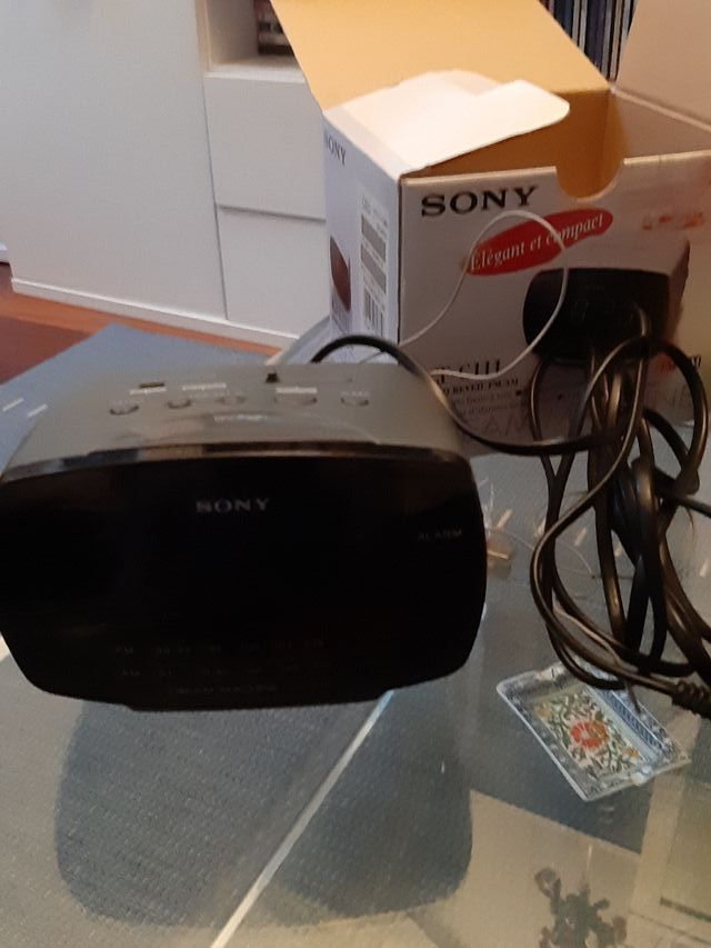 radio despertador sony