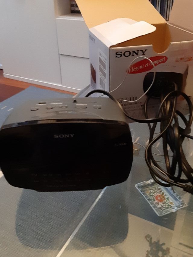 radio despertador sony