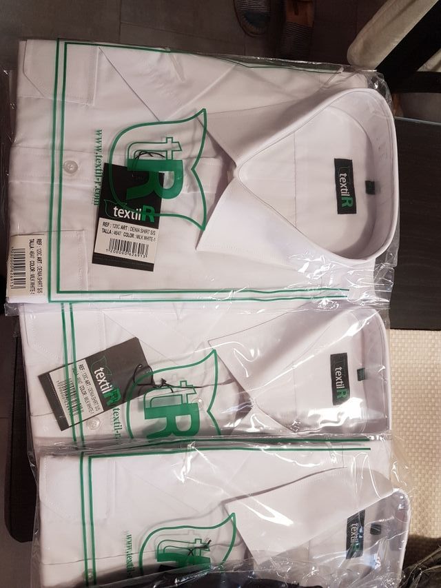 camisa manga corta y pantalones