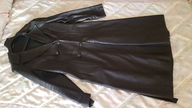 Abrigo de cuero fino