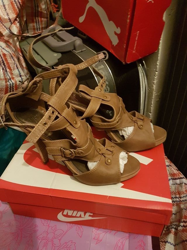 Sandalias ..sin estrenar