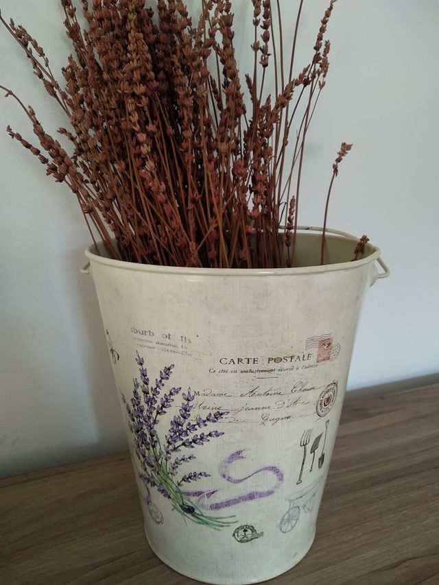 caja decoración vintage,macetero, velas y perchero