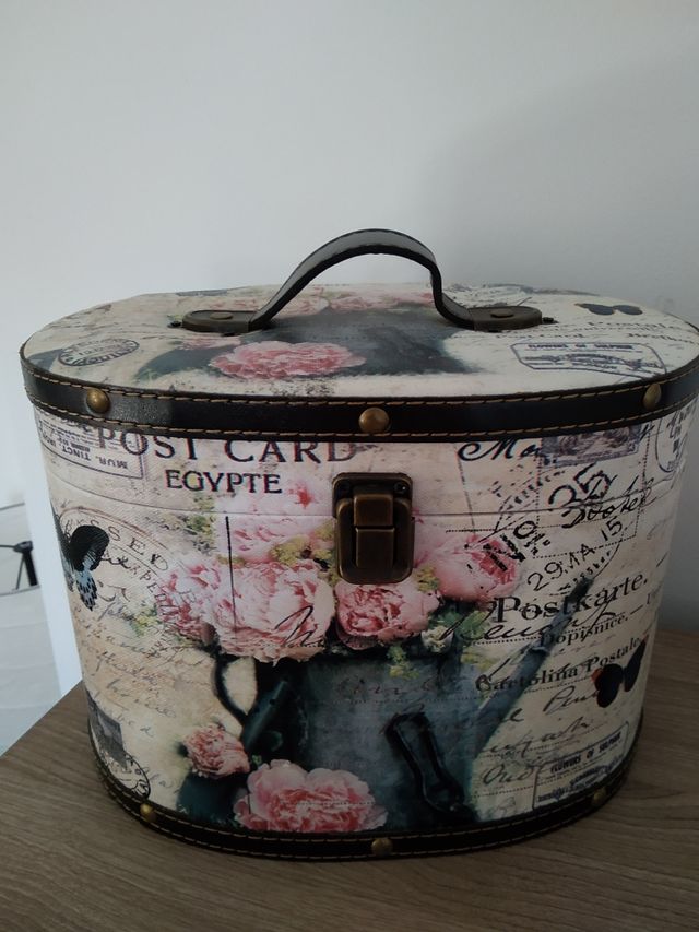 caja decoración vintage,macetero, velas y perchero