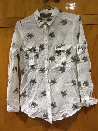 Camisa Estampada Zara de segunda mano por 5 € en Castellón Camisa Estampada Zara de segunda mano por 5 € en Castellón