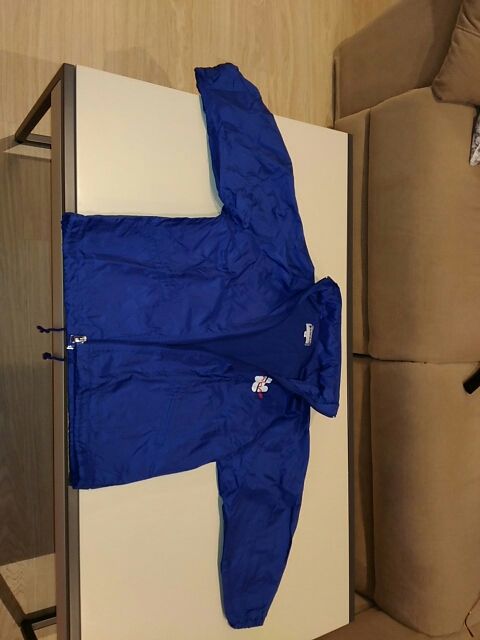 Impermeable azul con forro de algodón