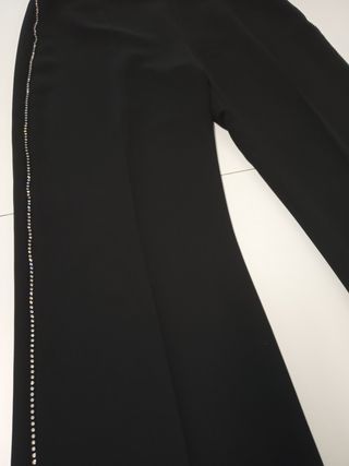 Pantalones fiesta Zara. de segunda mano por 25 EUR en Ametzola en WALLAPOP